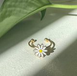 The Small Daisy Simple And Versatile Rotating Ring – Stylish Gifts — 4