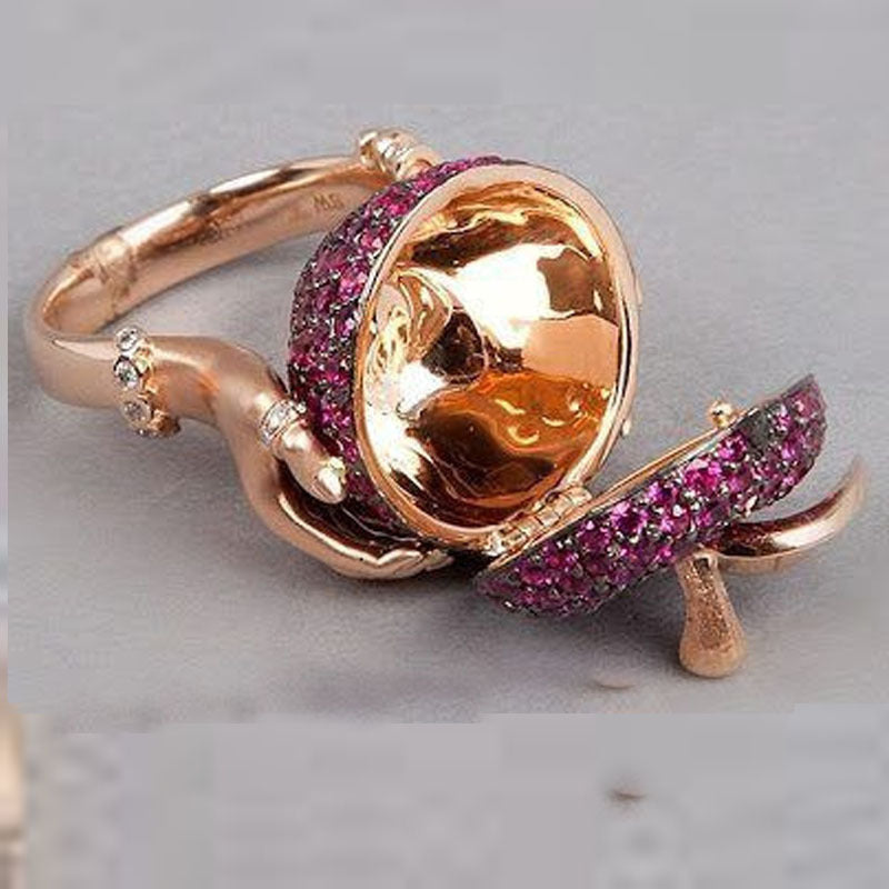 Hot Supply Women's Ring Creative Hand Holding Amethyst – Gifts for Her — 1