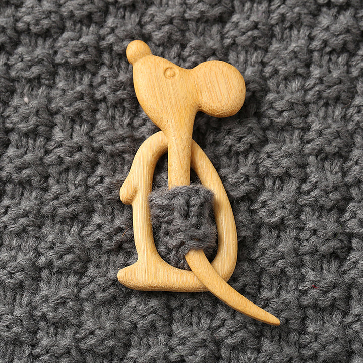 Wooden Animal Carving Brooch Gift – Jewelry Gift Ideas — 1
