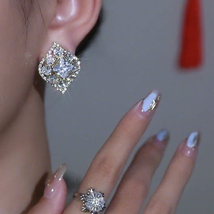 Women's Airy Diamond-shaped Earrings With Zirconia – Gifts for Her — 1