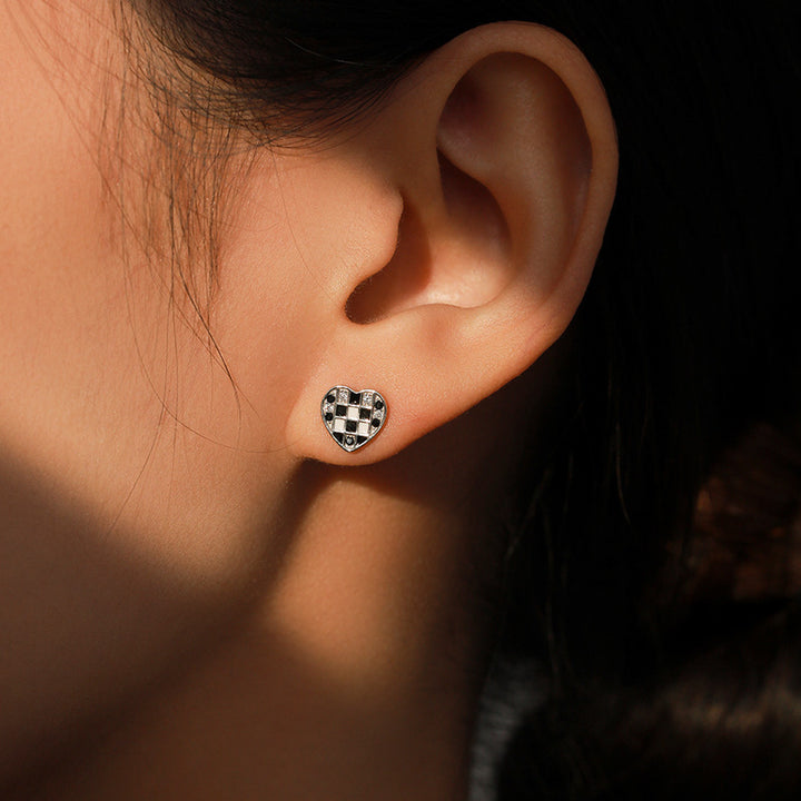 Women's Heart-shaped Plaid Stud Earrings – Gifts for Her — 1