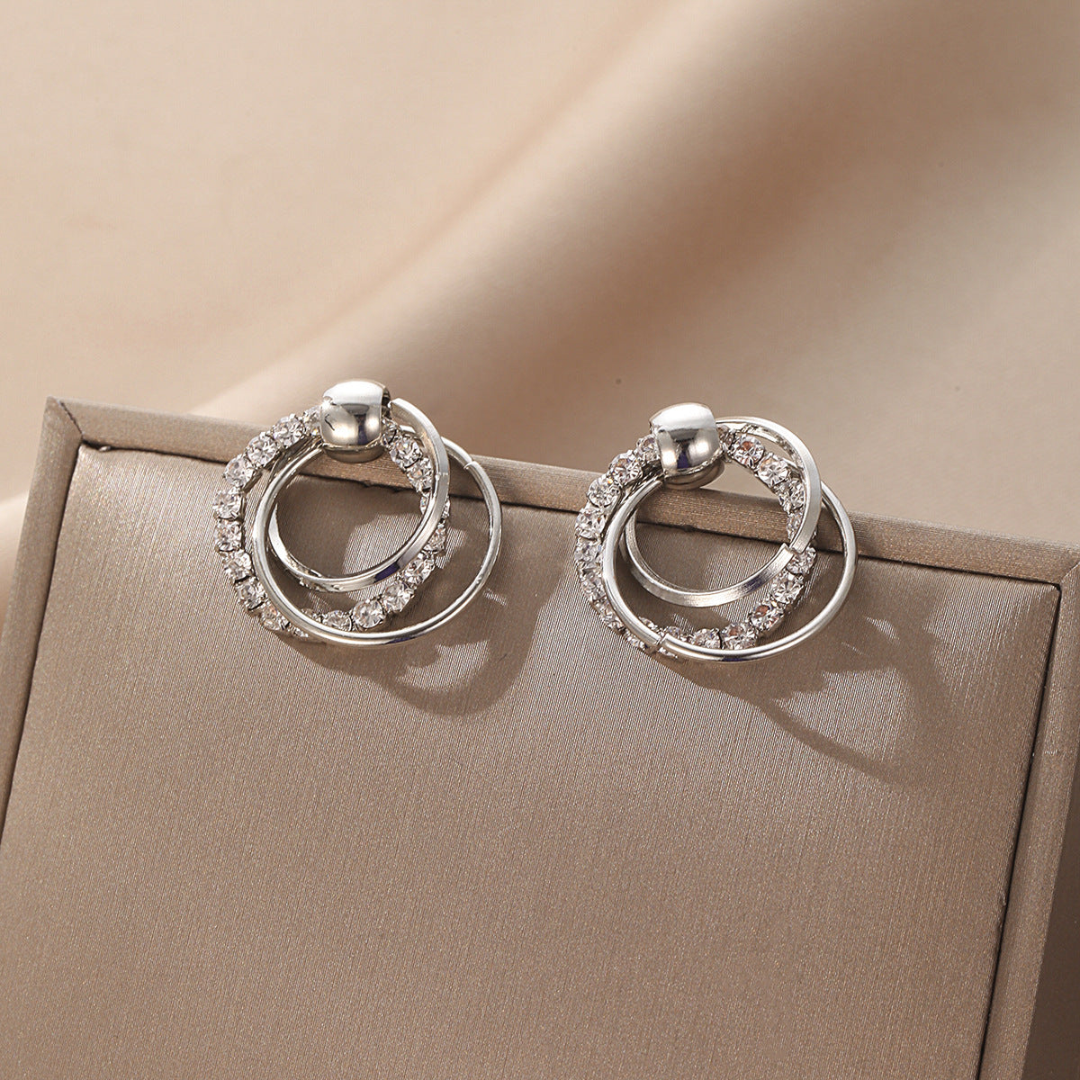 Fashion All-match Diamond Circle Ear Studs – Stylish Gifts — 1
