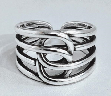 Cross the knot ring – Small Gift Ideas — 1