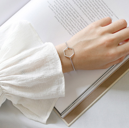 Geometric chain bracelet – Jewelry Gift Ideas — 1