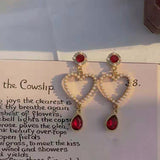 Red Wine Manor. Vintage Soft White Baroque Love – Gifts for Couples — 3