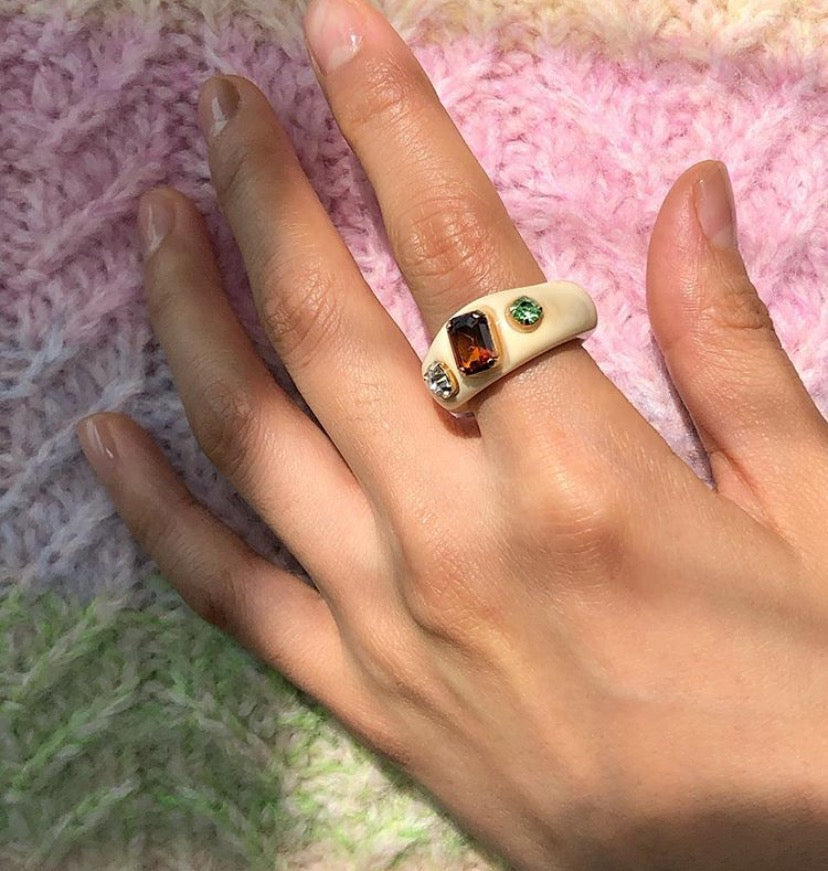 Niche Design Vintage Acrylic Ring Ring Multicolor – Holiday Gift Ideas — 1