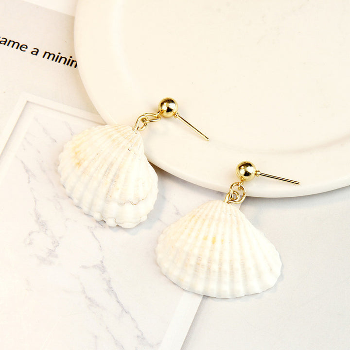 Vintage gold beads white scallop earrings – Thoughtful Gifts — 1