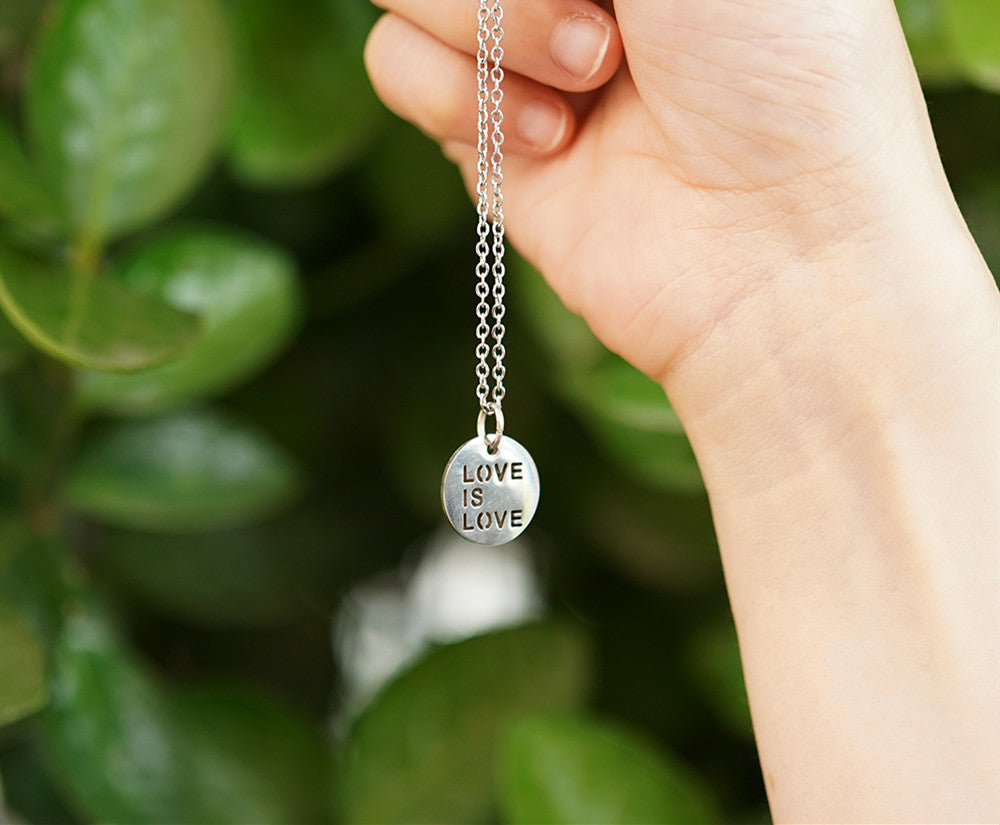 Ladies Hollow Clavicle Chain Pendant Necklace – Jewelry Gift Ideas — 1