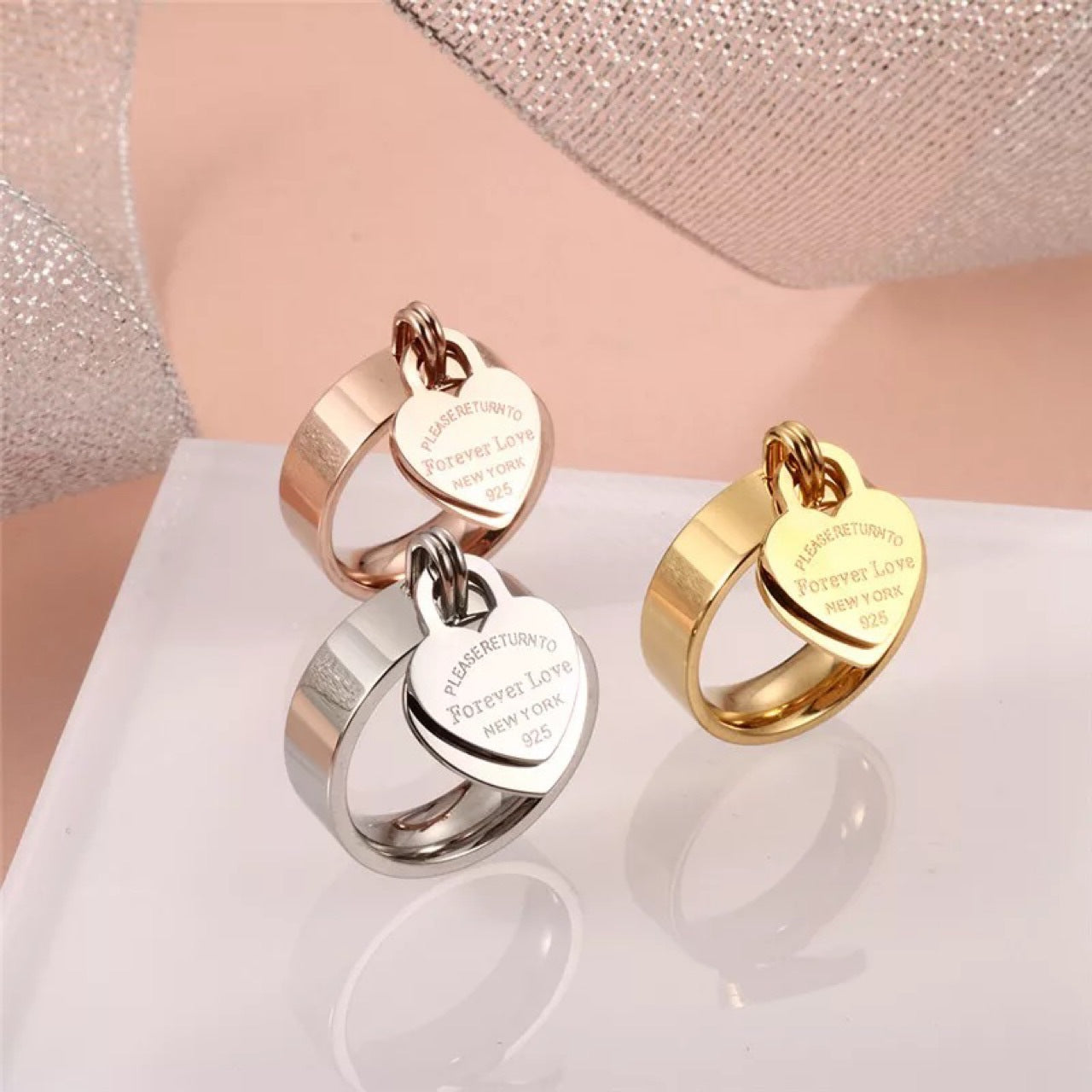 Men's And Women's Fashion Letters Peach Heart Ring – Stylish Gifts — 1