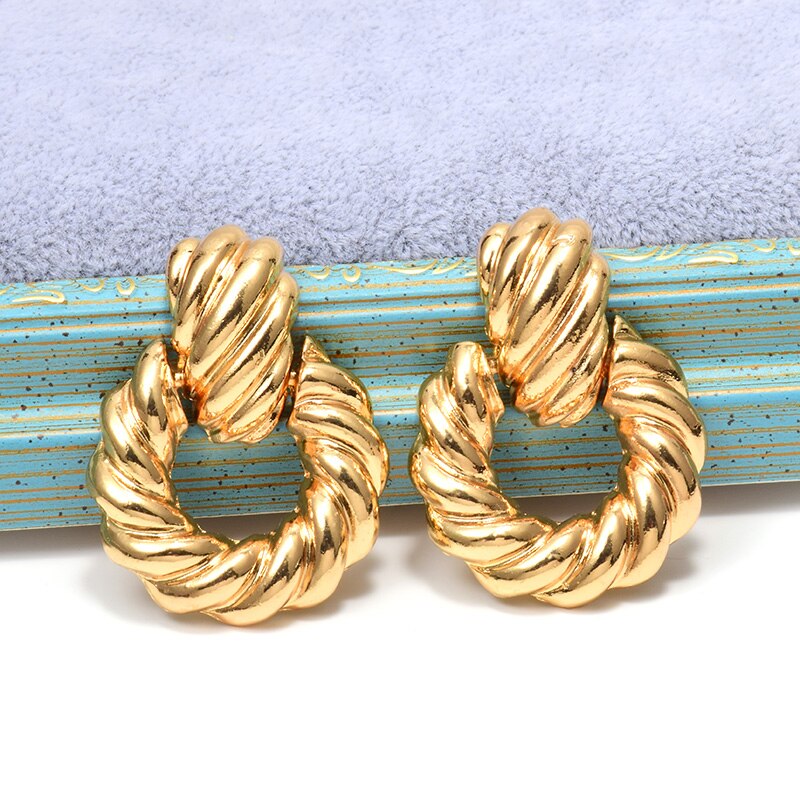 Alloy twist earrings – Small Gift Ideas — 1