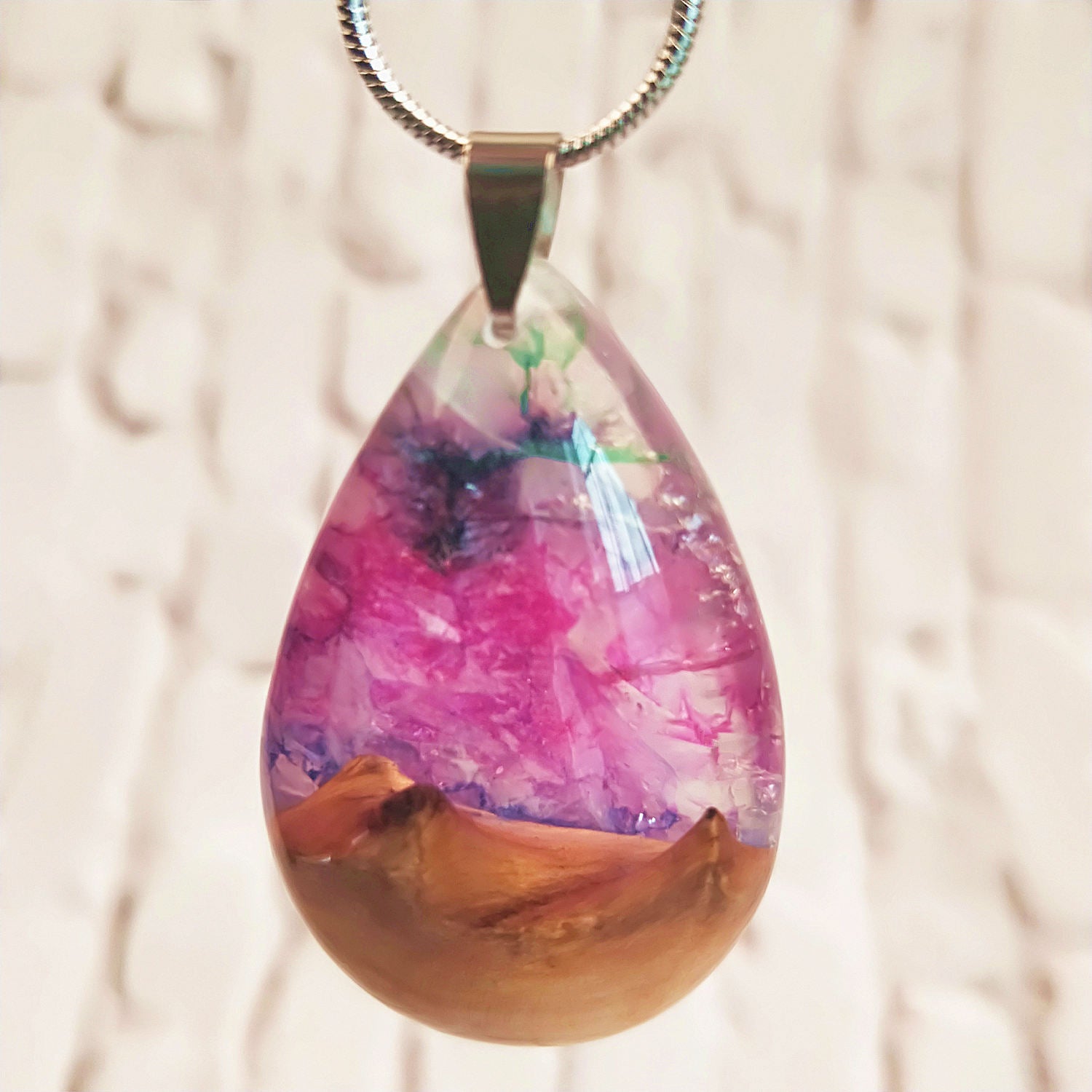 Jade resin wood pendant necklace – Jewelry Gift Ideas — 1