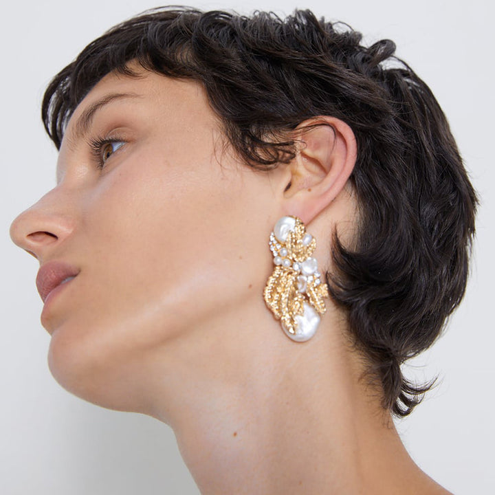 Alloy gold leaf earrings – Thoughtful Gifts — 1