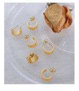 Light Luxury Exquisite Small C- Shaped Earrings – Small Gift Ideas — 18