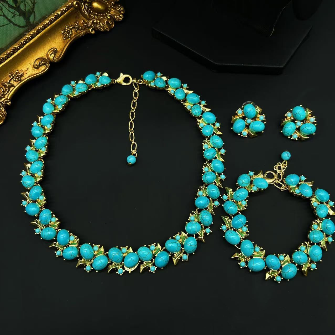 Fashionable Elegant Court Turquoise Necklace – Jewelry Gift Ideas — 1