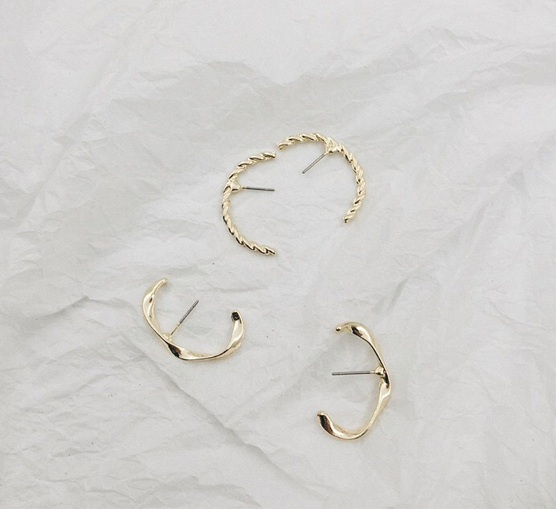 Simple word stud earrings – Stylish Gifts — 1