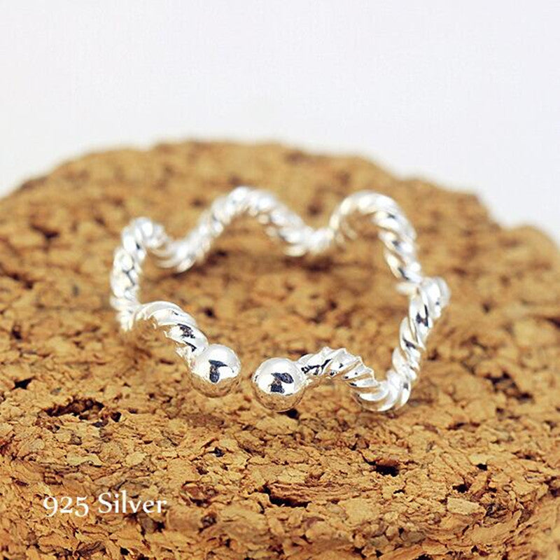 Wave twist ring – Surprise Gifts — 1