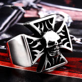 Man's Goth Punk Rock Flame Skull Ring – Gifts for Him — 1