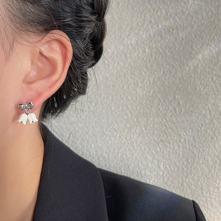 Sterling Silver Needle Paint Linglan Flower Stud – Stylish Gifts — 1