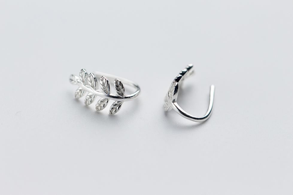 Leaf short earrings – Thoughtful Gifts — 1