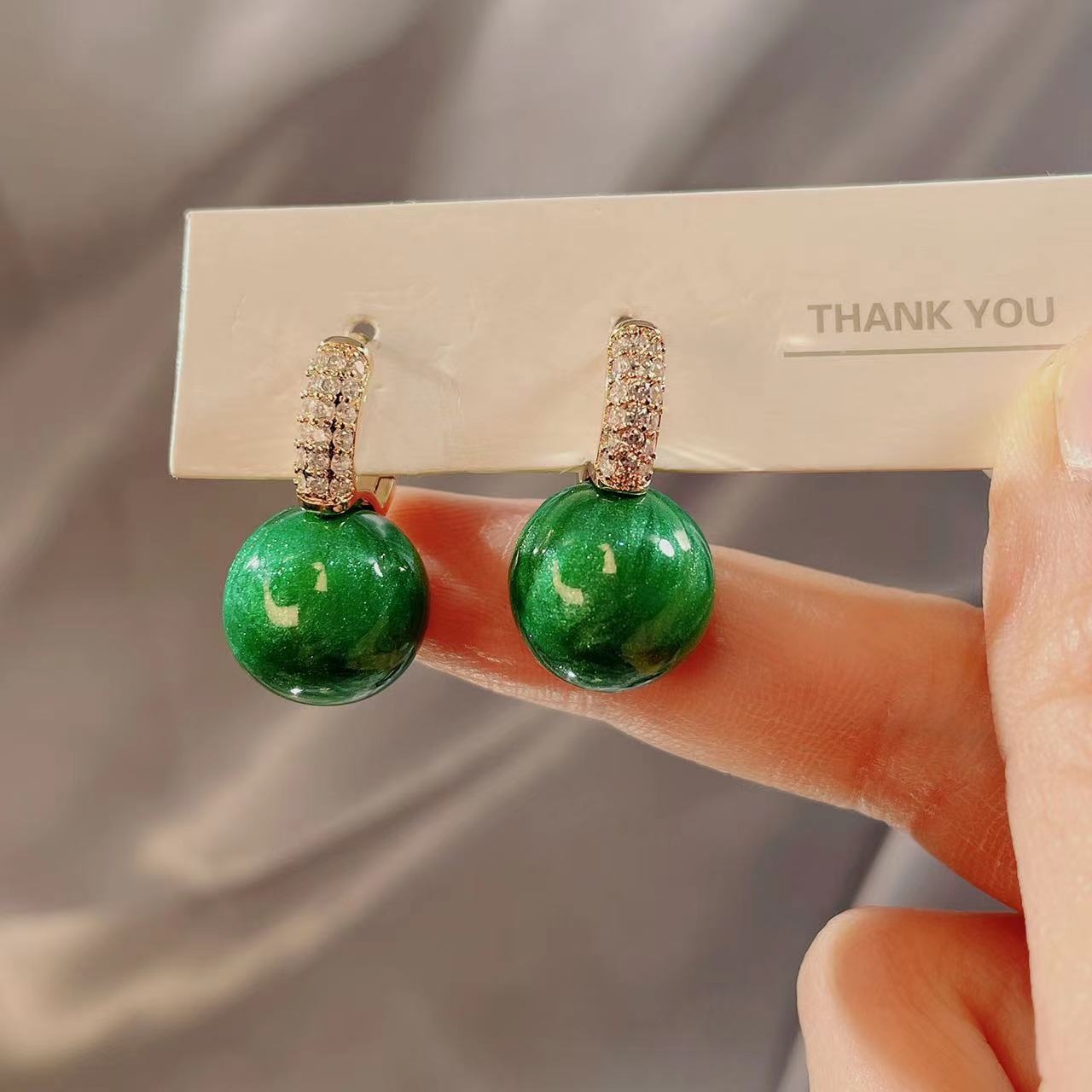 Women's Fashion Temperament Green Large Pearl Earrings – Stylish Gifts — 1