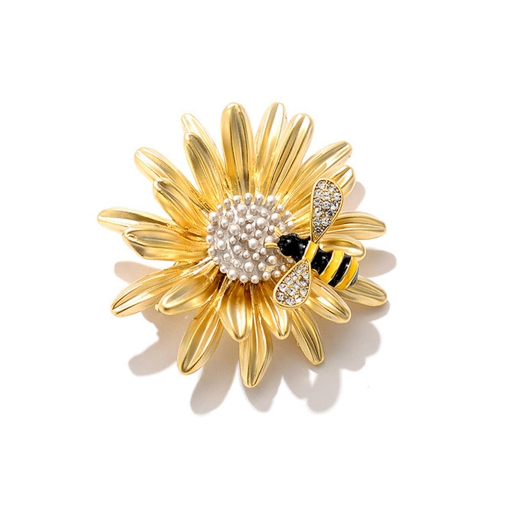 Bee daisy brooch – Jewelry Gift Ideas — 1
