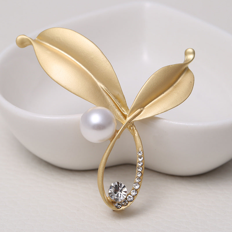 Fashion Vintage Rhinestone Brooch Pin – Stylish Gifts — 1
