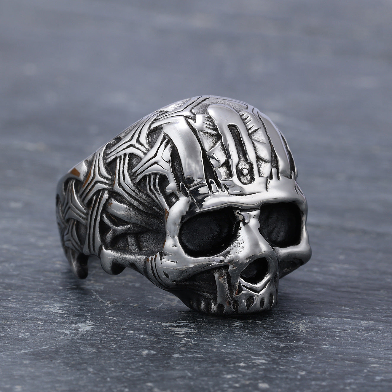 Skull Shaped Men's Titanium Steel Ring – Gifts for Him — 1