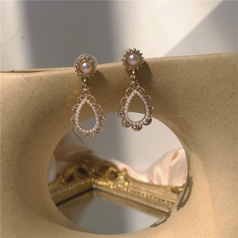 Fashion Vintage Palace Baroque Pearl Earrings – Stylish Gifts — 1