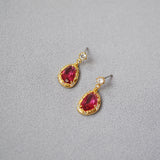 Simple and compact earrings – Thoughtful Gifts — 1