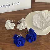 Klein Blue Flocked Crinkled Velvet Floral Petal – Surprise Gifts — 4