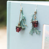 Raspberry Vintage Berry Mori Style Leaves Distressed – Stylish Gifts — 19