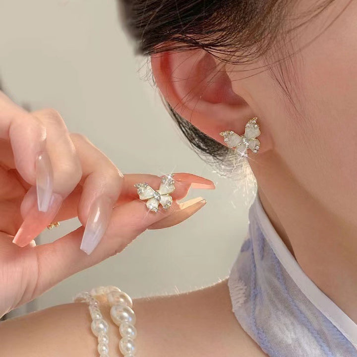 Women's Fashionable Elegant Butterfly-shaped Earrings – Gifts for Her — 1