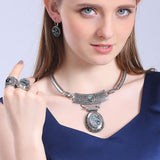Natural color shell collar – Meaningful Gifts — 1