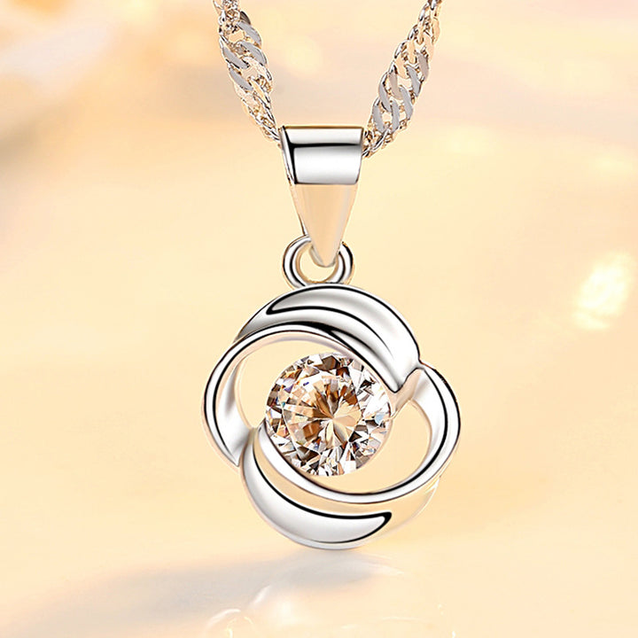 Women's Fashion Rotating Love Pendant – Jewelry Gift Ideas — 1