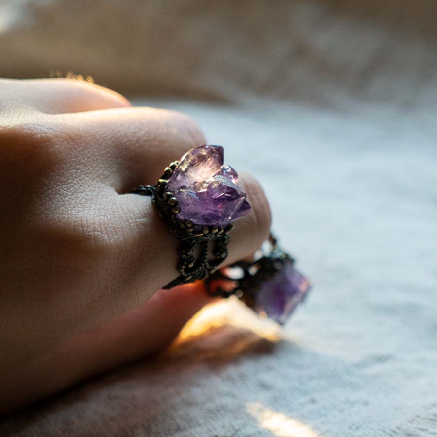 Amethyst Bronze Openwork Air Quality Simple Mouth – Holiday Gift Ideas — 1