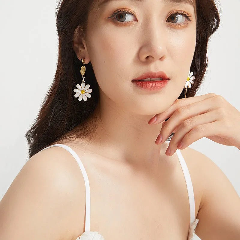 Fashion Asymmetric Flower Earrings – Stylish Gifts — 1