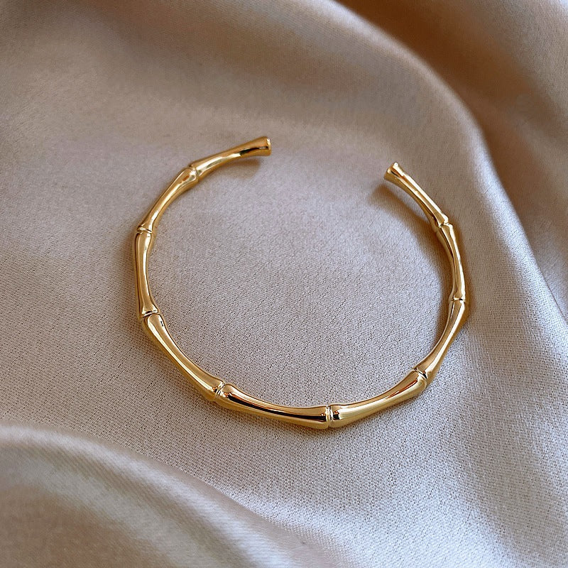 Female Slub Golden Temperament Bracelet – Jewelry Gift Ideas — 1