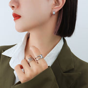 Light Luxury Exquisite Small C- Shaped Earrings – Small Gift Ideas — 1