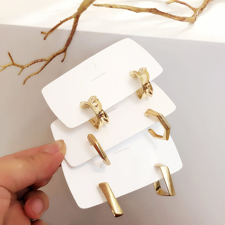 Circle Hoop Golden Metal Earrings for Women – Gifts for Her — 1