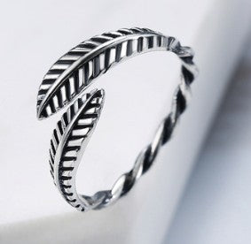 Leaf ring exaggerated ring – Meaningful Gifts — 1