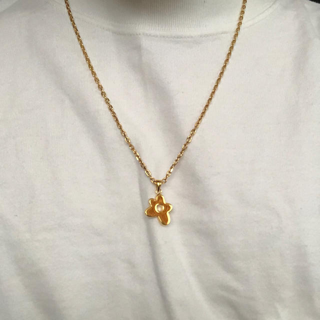 Women's Fashion Gold Small Flower Pendant – Jewelry Gift Ideas — 1