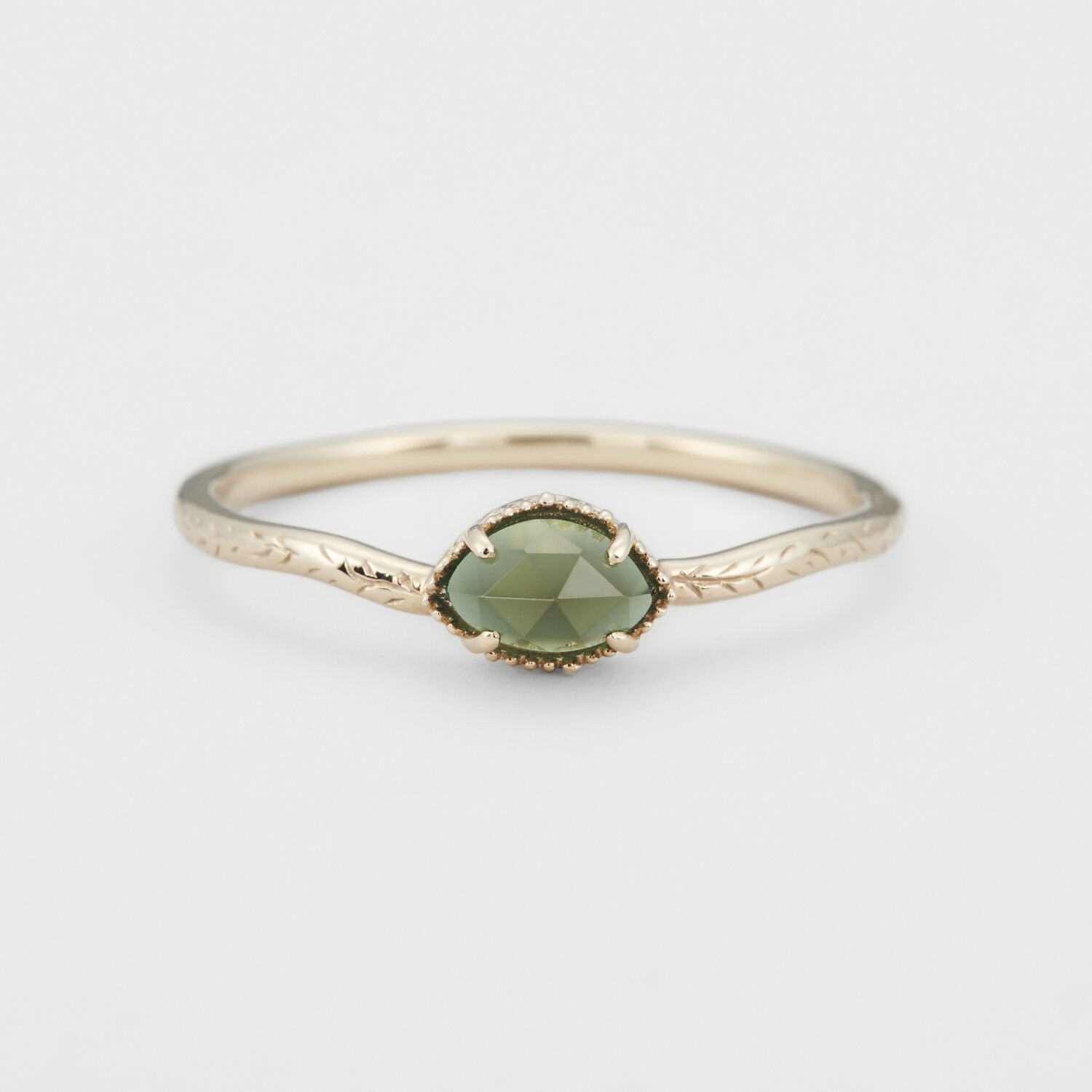 Vintage Leaf Carving Natural Green Chalcedony Ring – Unique Gift Ideas — 1