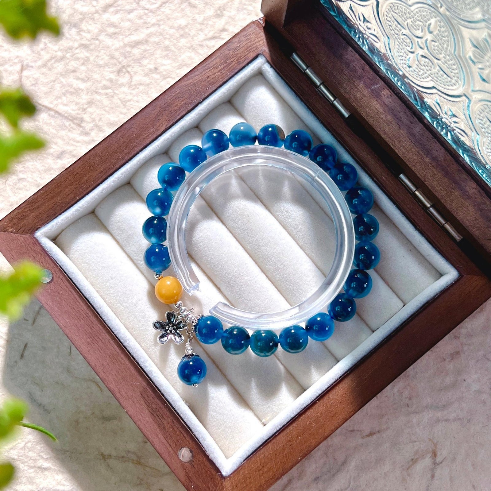 Blue Sugar Heart Agate Bracelet With Small Flower – Jewelry Gift Ideas — 1