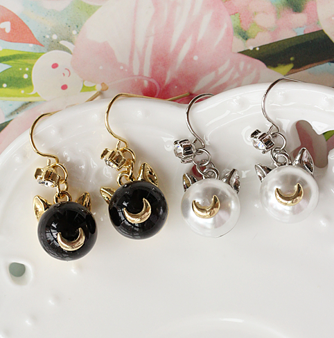 Sailor Moon Luna Cat Kitty Pearl Earrings – Cat Lover Gifts — 1
