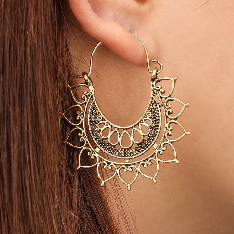 Alloy hollow love earrings – Gifts for Couples — 1