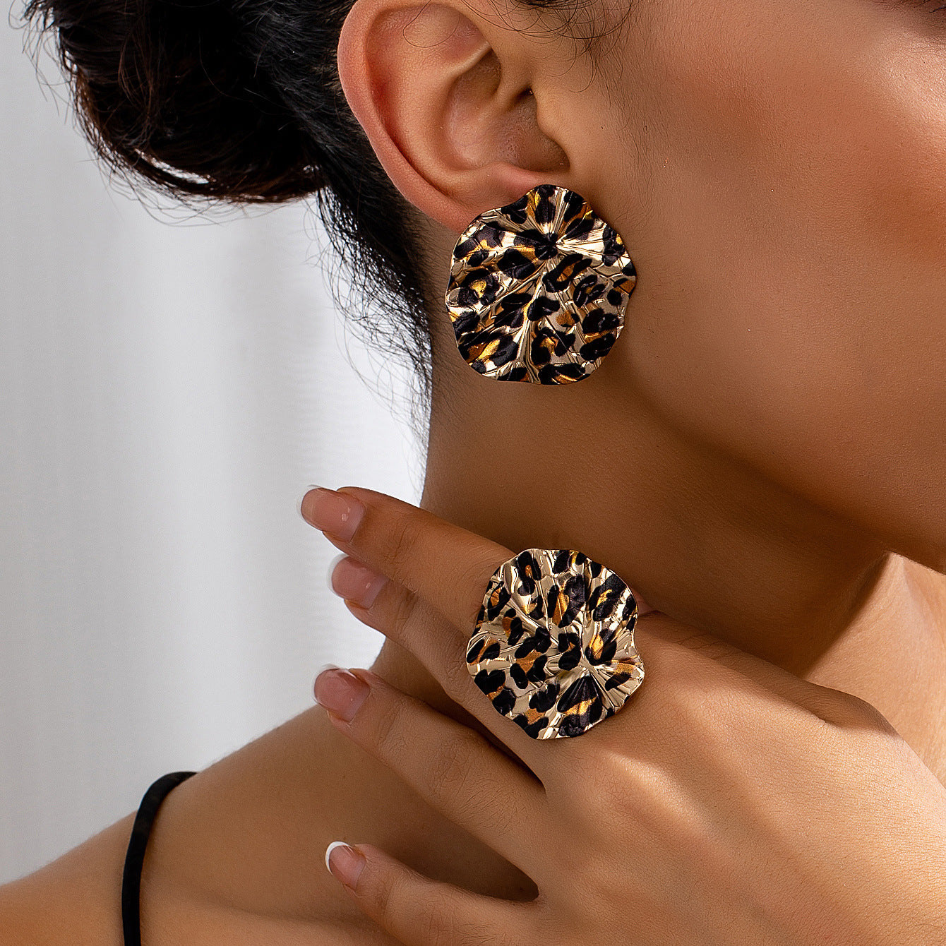 Vintage Geometric Leopard Print Circle Disc Fashion – Stylish Gifts — 1