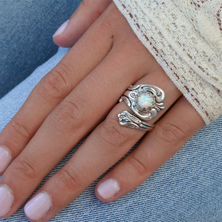 Women's Fashion Vintage Floral Engraved Ring – Stylish Gifts — 1