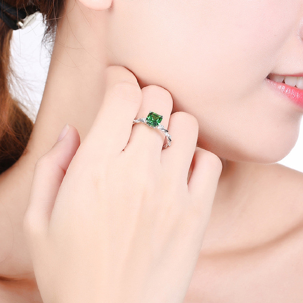 925 Sterling Silver Ring Main Stone Green Zirconium – Everyday Gifts — 1