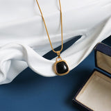Women's Temperament Light Luxury Black And White – Jewelry Gift Ideas — 4