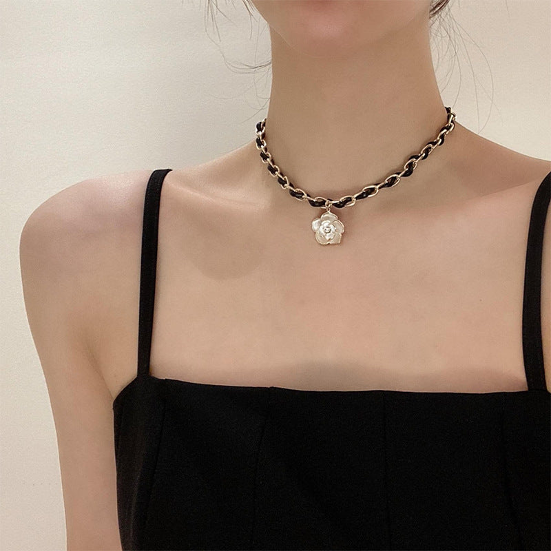 Xiaoxiangfeng Camellia Pendant Chain Metal – Jewelry Gift Ideas — 1